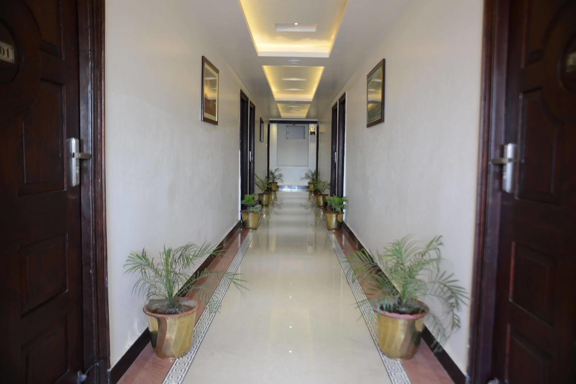Hotel Divine Destination Varanasi Exterior foto